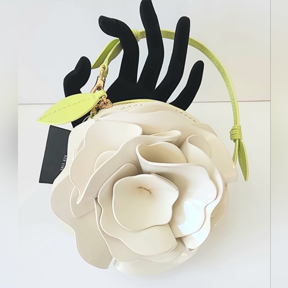 Kate Spade ♠️ Flora Patent Leather 3d Wristlet Cream White Flower NWT!